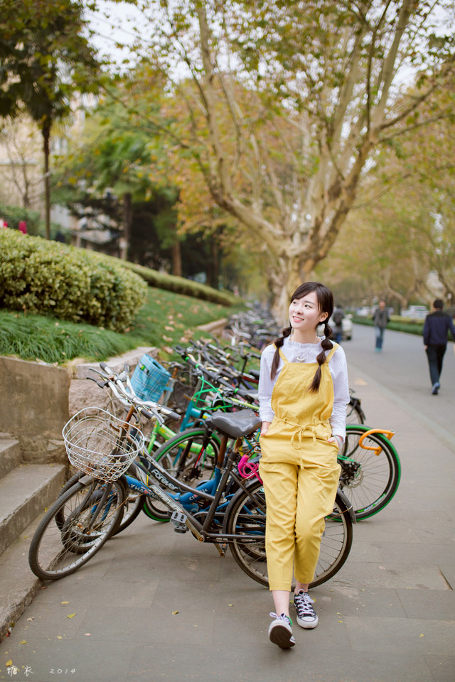 秋日清纯美女迷人图